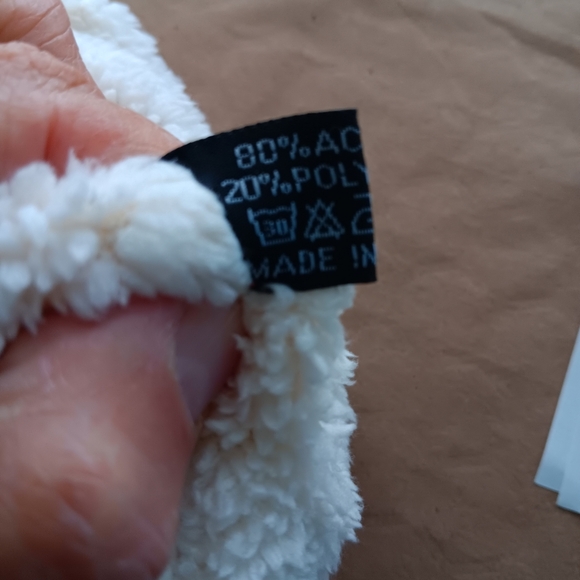 Nwot Ugg Australia Knit Hat - Picture 4 of 5
